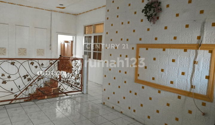 Ready-to-Occupy and Strategic 2-Story House in Margahayu, Bandung