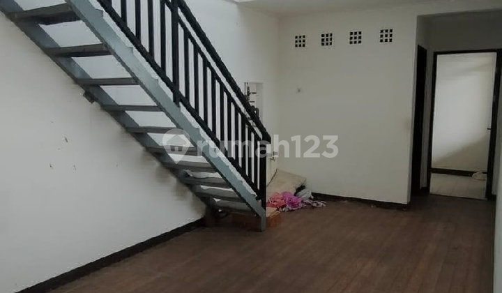 Rumah 2 Lantai Semi Furnish Di Kota Baru Parahyangan 2