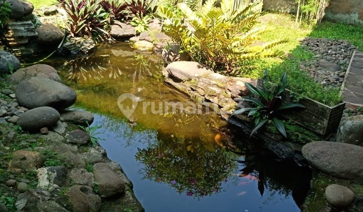 For Sale 2 Houses, 1 Workshop, and a 200M2 Garden in Cihanjuang, Cimahi. 2