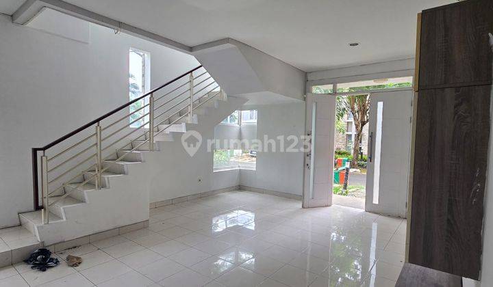 Sewa Rumah Cluster Palm @Summarecon Bekasi Dekat Dengan Club House Semi Furnished Siap Huni  2
