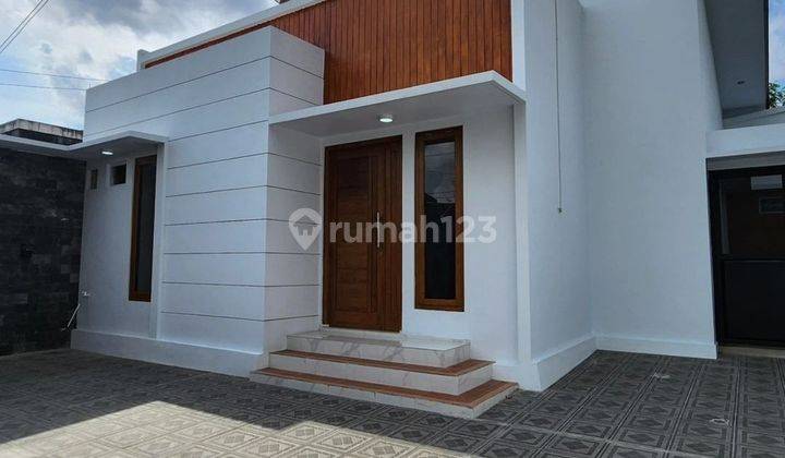 RUMAH MEWAH DI MAGUWOHARJO LINGKUNGAN DEKAT BANYAK KAMPUS 2