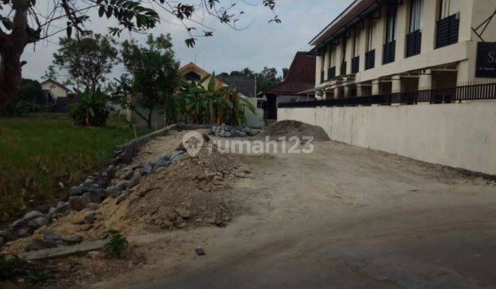 DEKAT RS.QUEEN LATIFA & KAMPUS UNISA, LINGKUNGAN RAMAI  2