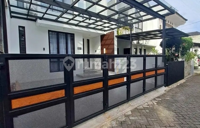 Good Comfortable House Near DKI in Bintaro Jaya