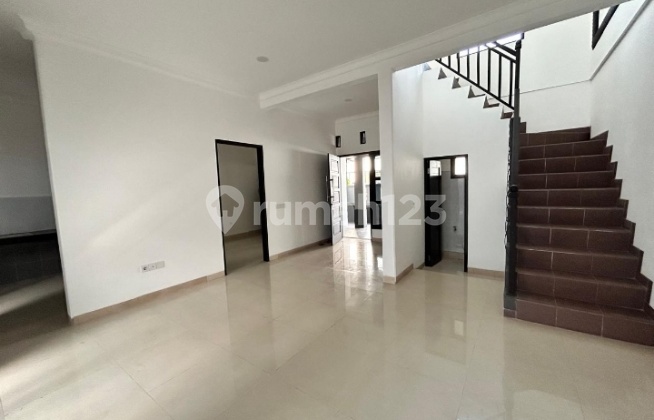 Rumah Siap Huni Sangat Nyaman Strategis di Kawasan B S D 2