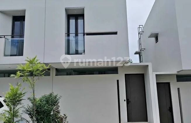 Rumah Cantik Nyaman Siap Huni Strategis di Ciputat