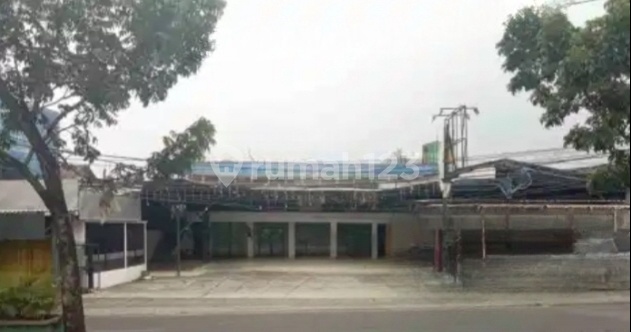 A Very Good and Strategic Business Location by the Roadside in Ciputat