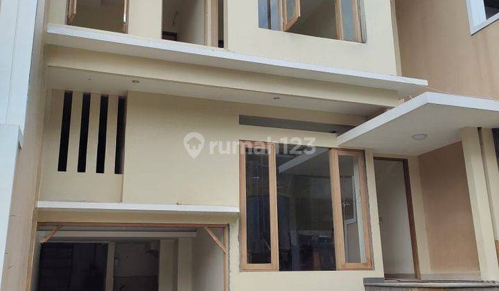 Rumah 2 Lantai Siap Huni Dekat Kampus UIN Ciputat 2