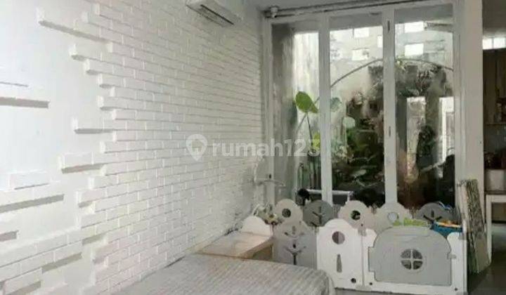 Rumah Cantik Siap Huni Di Lokasi Strategis Di Bintaro  2