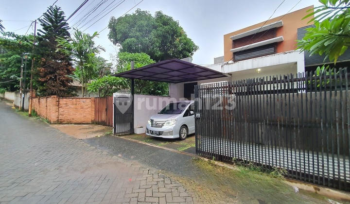 Nice House Spacious Yard Mrt Access Ready to Live In Bintaro Area 2