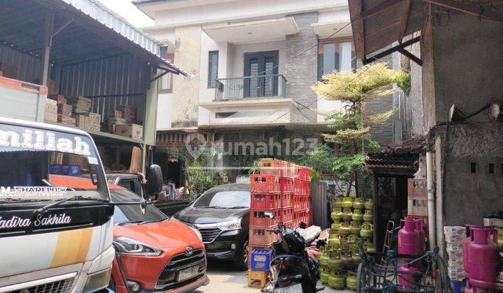 Rumah + Bisnis Retail Yang Masih Berjalan Di Kebayoran Lama 1