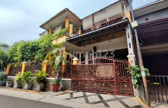 Rumah Dijual Cepat + Kamar Kostnya Di Bintaro 2