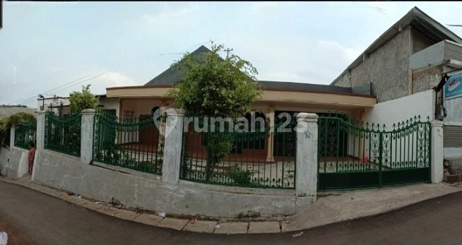 Rumah Tanah Luas + 18 Kontrakan Aktif Di Dekat Pasar Ciputat