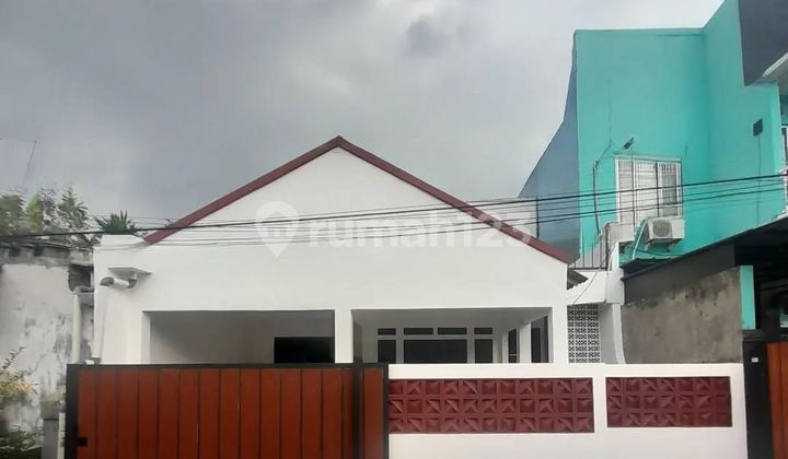 Rumah Cantik Nyaman Keren di Lokasi Strategis di Ciputat