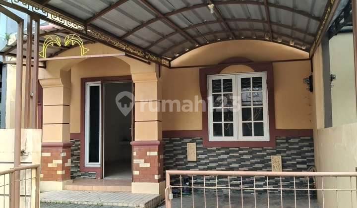 Rumah Strategis di Sewakan di B S D 2