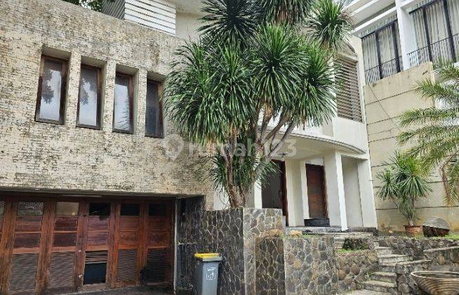 Rumah Luas Swimming Pool Siap Huni Di Pejompongan Jakarta 1