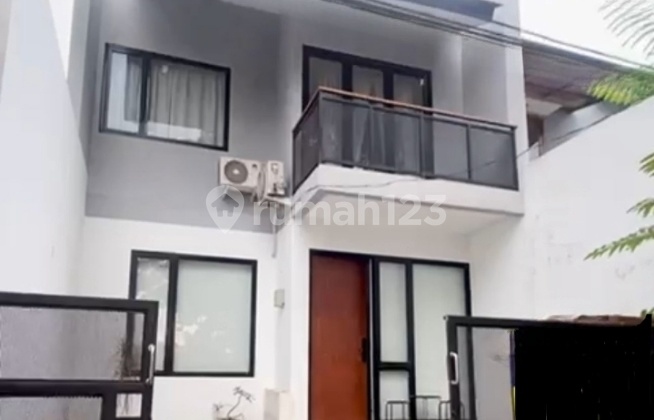 Rumah Cantik Dekat ke Sta dan Tol di B S D 1