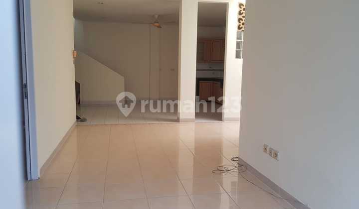 Rumah Siap Huni dan Nyaman Strategis di B S D 2