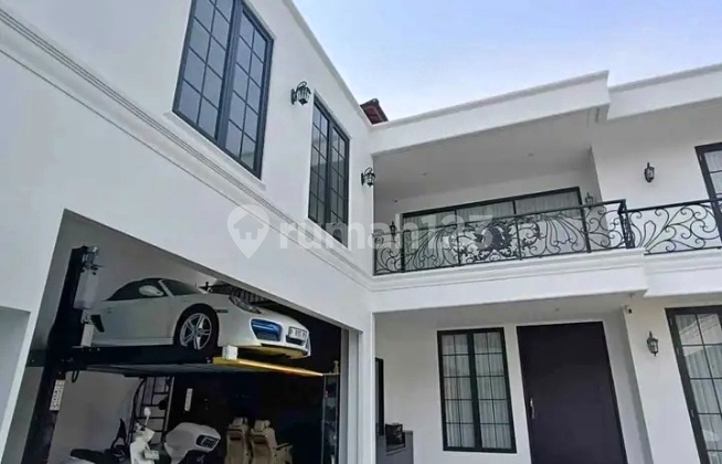 Luxury House + Ready-to-Occupy Boarding House in Veteran, South Jakarta