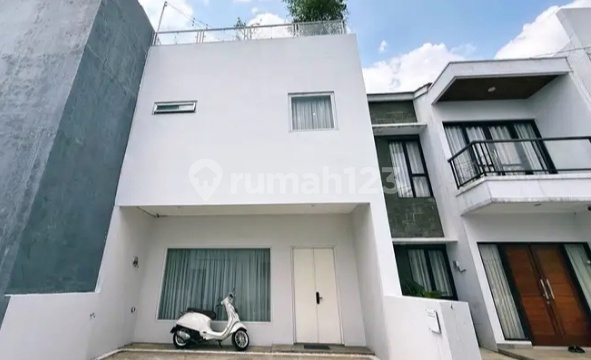 Rumah Keren Furnished Akses M R T Lebak Bulus Di Cirendeu