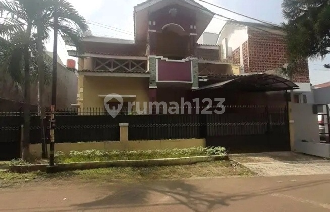 Rumah Cantik Nyaman Lokasi Strategis Di Jakarta Selatan