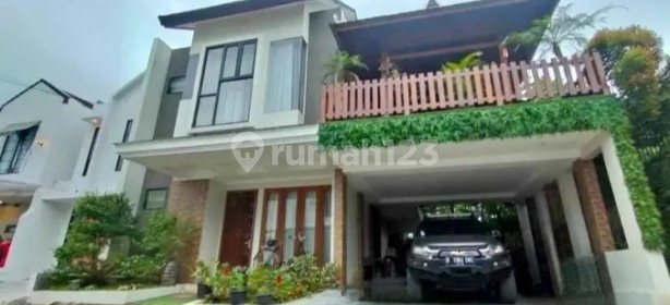 Nice Comfortable Ready-to-Occupy House in Bintaro Area Sector 9