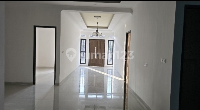 Rumah Cantik Nyaman dan Luas Siap Huni di B S D 2