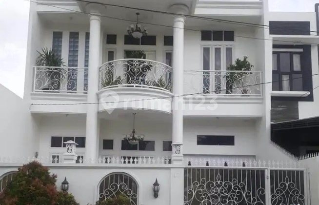 Rumah Cantik Perbatasan Dki Tangerang Strategis Tol di Ciledug Rumah Cantik Perbatasan Dki Tangerang Strategis Tol di Ciledug