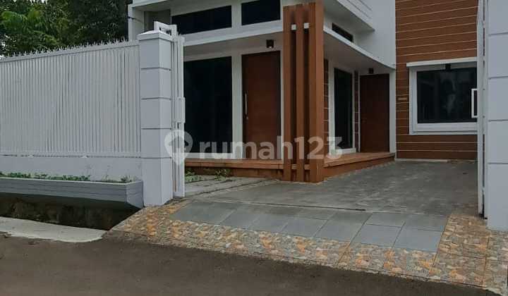 Rumah Ex Kantor Siap Huni dan Usaha Dekat Pusat Kota Tangsel di Pamulang