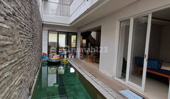 Semi-Villa Luxury House with Pool Mahendradata Jalan 8 Meters Ev 2