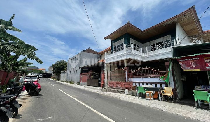 Turun Harga! Rumah 7 Kamar Strategis Kuta Db