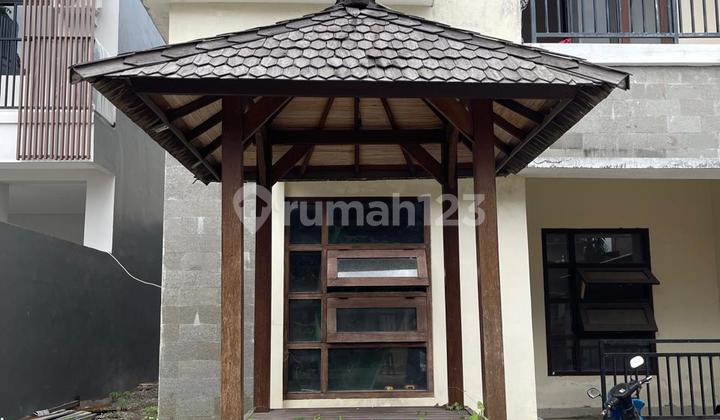 RUMAH MODERN MINIMALIS 2 LANTAI DALAM CLUSTER ONE GATE SYSTEM IC 2
