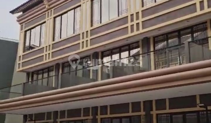 3-Storey Shophouse in Korean Town Green Lake City, Tangerang – Strategic Location Opposite La Vela Street.