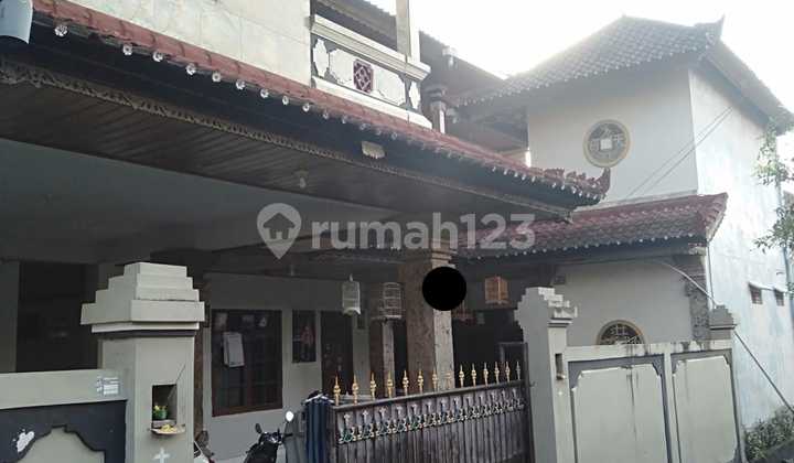 Unfurnished Rental House SHM 2 Floors 6 Rooms in Kerobokan Street