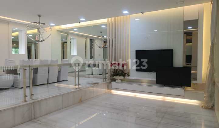 Luxury Garden House Pik View with Lake and Pool 2