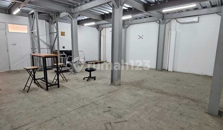 Cheap Warehouse for Sale Bizpark Daan Mogot Size 9x20 Renovated