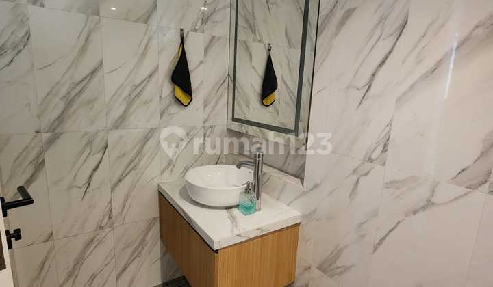 House, 2 Floors, Freehold Certificate, in Cipondoh, 2