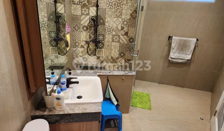 House, 2 Floors, Freehold Certificate, in Cipondoh, 1