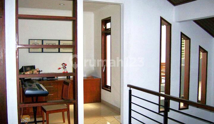 Di Jual Rumah Lokasi Strategis di Bintaro Sektor 5 2