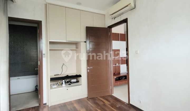 Di Jual Rumah Dekat Pusat Perbelanjaan di Bintaro Sektor 9