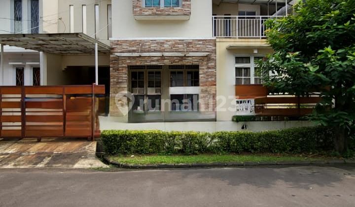 Rumah Lokasi Strategis di Bintaro Sektor 9