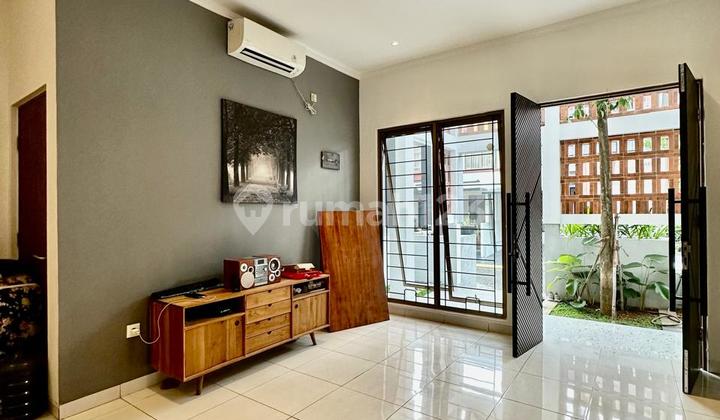 Rumah Bagus Dekat Fresh Market di Emerald Bintaro 2