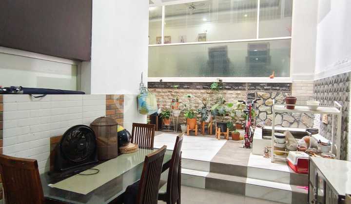 Di Jual Rumah 2 Lantai di Discovery Bintaro 2
