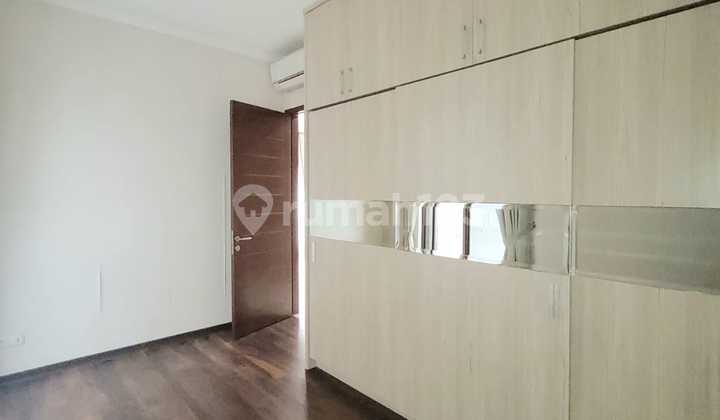 Di Jual Rumah Dekat Pusat Perbelanjaan di Bintaro Sektor 9 2