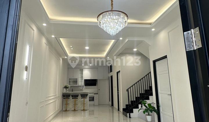 Beautiful Ready-to-occupy American Classic House in BSD 2