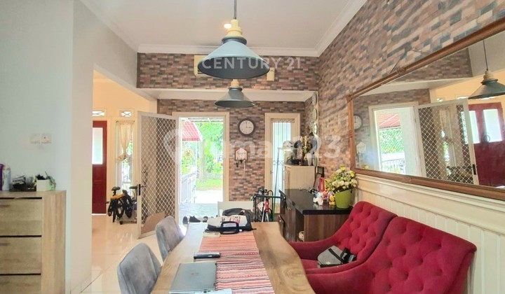 Aesthetic Hook House in Emerald Bintaro 8925 4