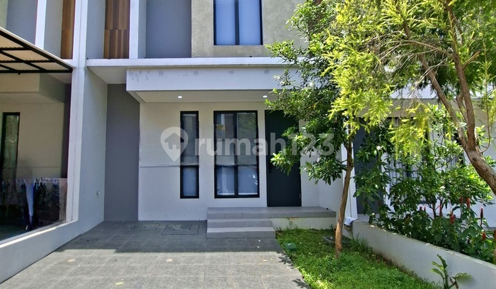 Ready-to-Occupy House in U Town District 9447