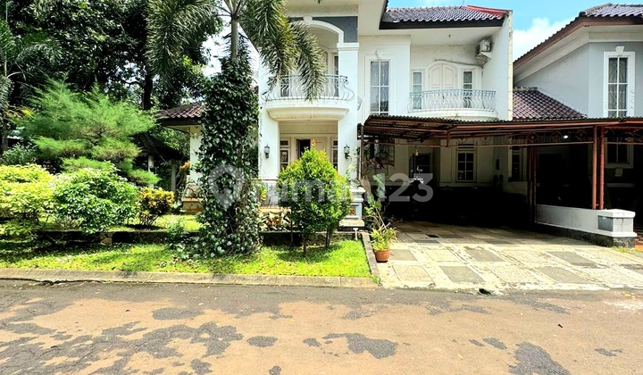 2-Story Hook House in Senayan Bintaro Sector 9