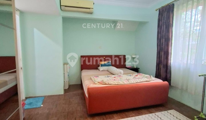 Aesthetic Hook House in Emerald Bintaro 8925 7