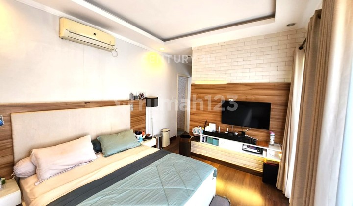 Rumah Luas Rapi Siap Huni Posisi Hook Di Emerald  8074  2