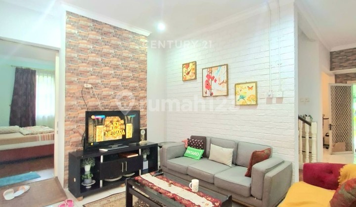 Aesthetic Hook House in Emerald Bintaro 8925 9